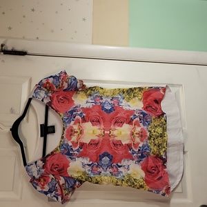 Tiered floral short-sleeve shirt by Attention in size large